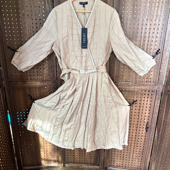 Beige Women’s Medi Dress Pleated Design made in Italy - Picture 2 of 16